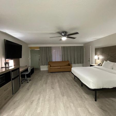 Quality Inn & Suites Airport-Cruise Port Χόλιγουντ Εξωτερικό φωτογραφία