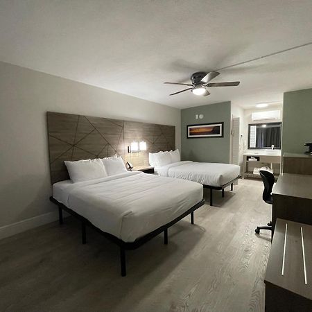 Quality Inn & Suites Airport-Cruise Port Χόλιγουντ Εξωτερικό φωτογραφία