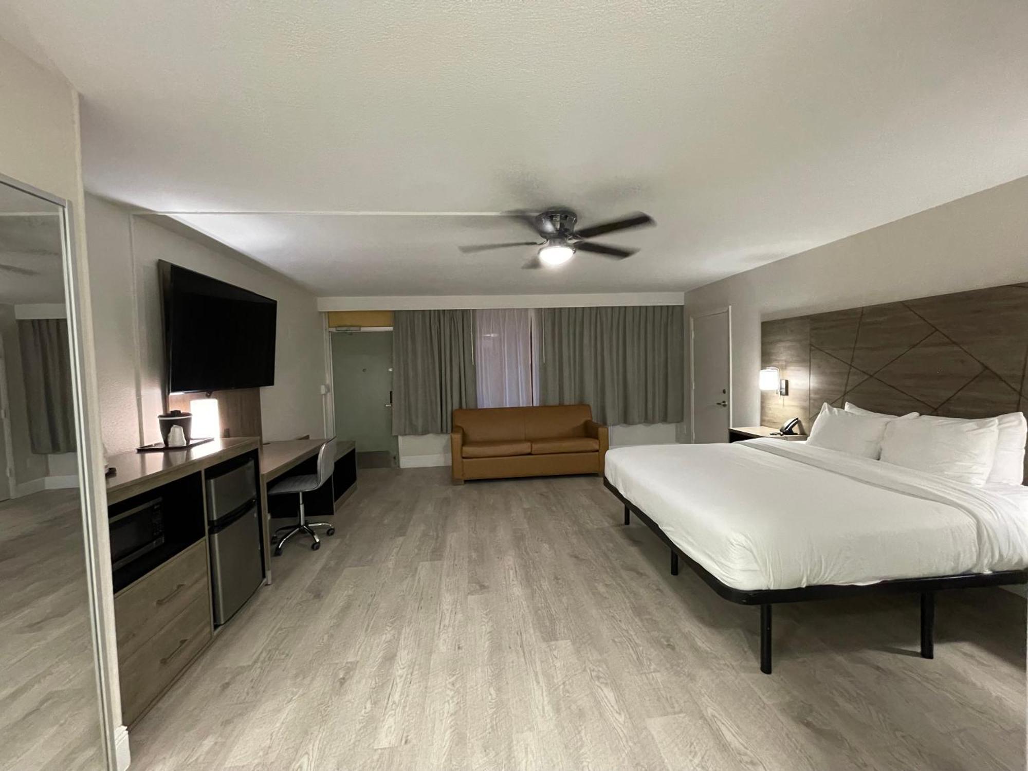 Quality Inn & Suites Airport-Cruise Port Χόλιγουντ Εξωτερικό φωτογραφία