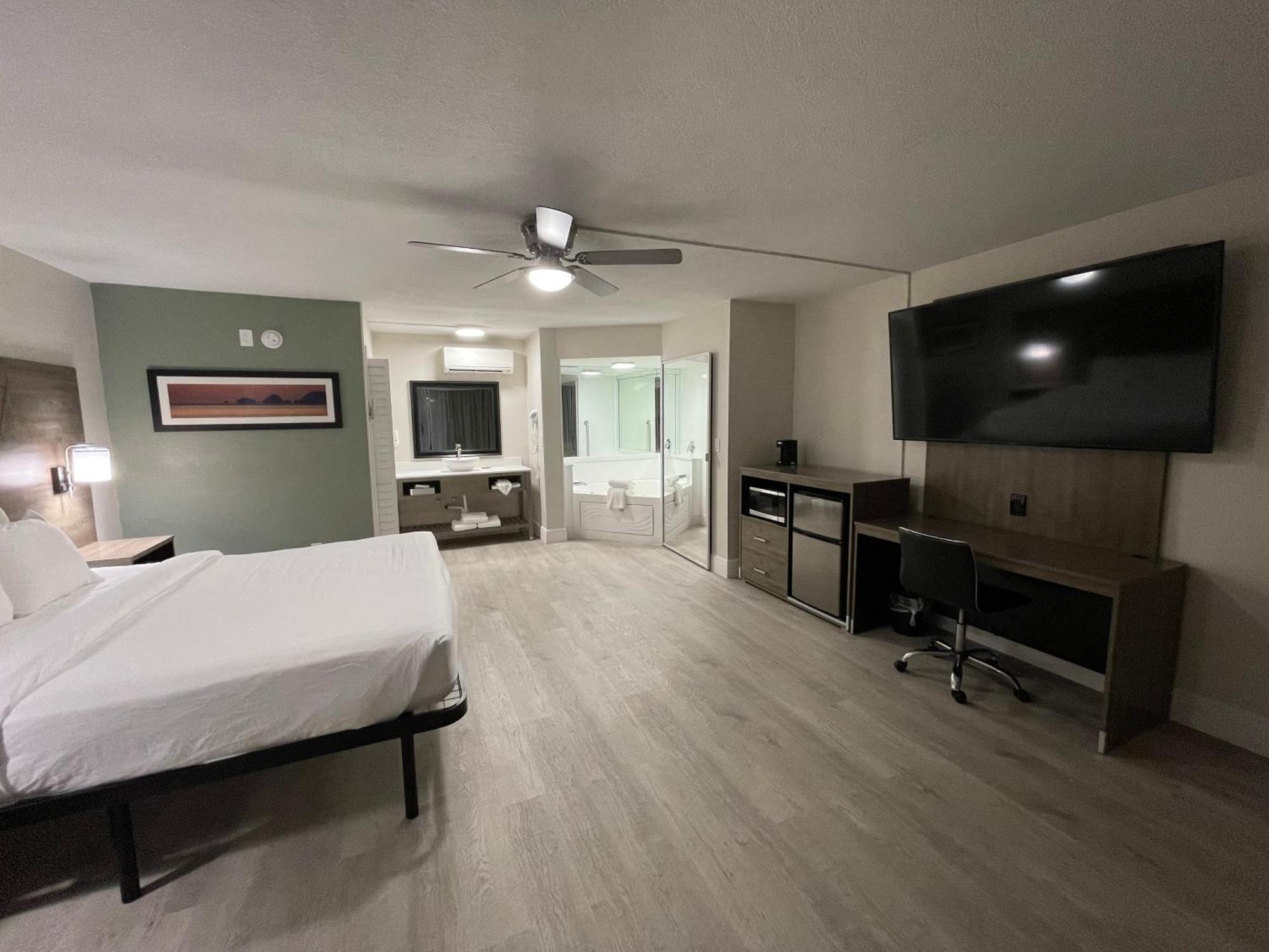 Quality Inn & Suites Airport-Cruise Port Χόλιγουντ Εξωτερικό φωτογραφία
