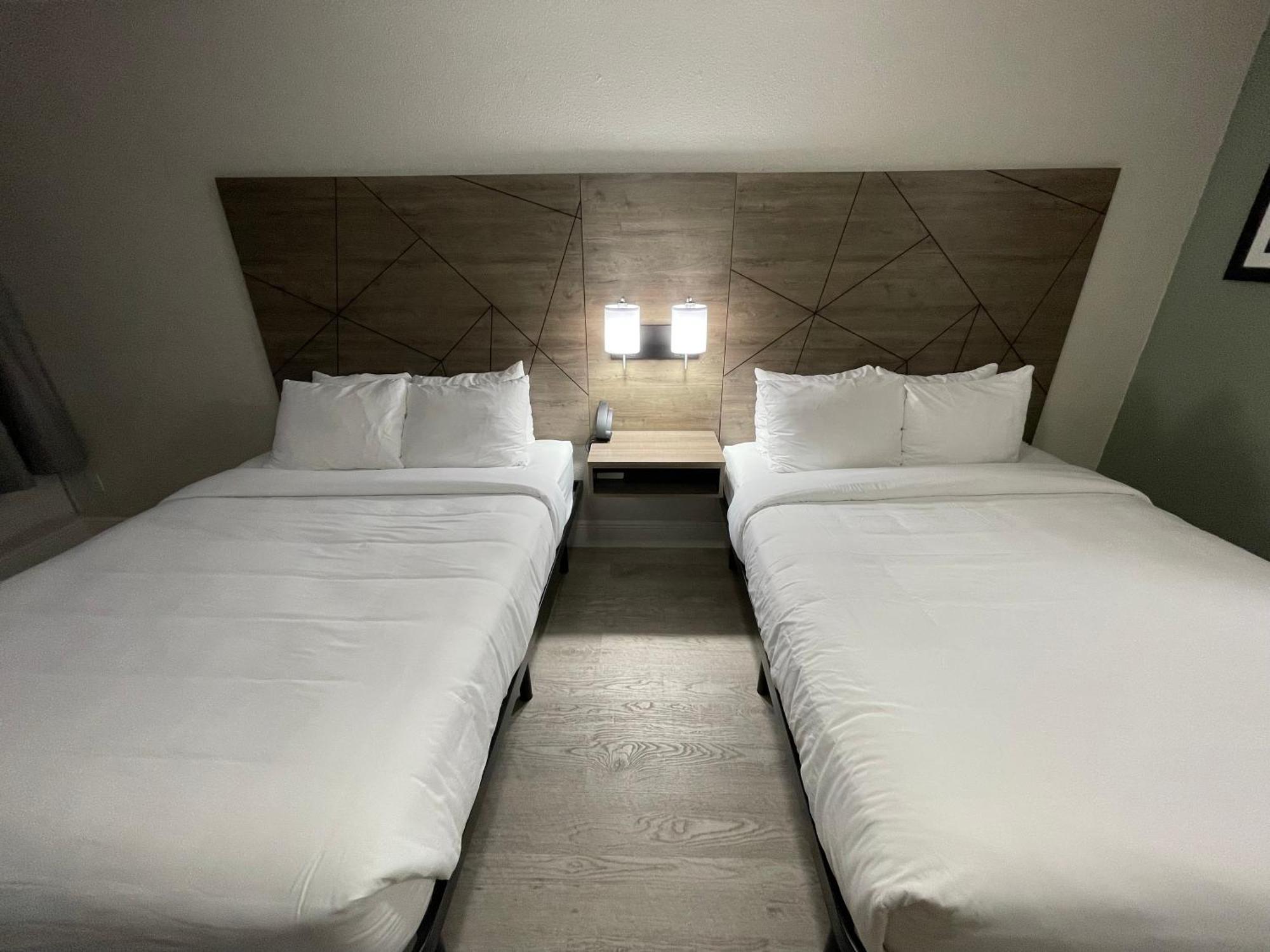 Quality Inn & Suites Airport-Cruise Port Χόλιγουντ Εξωτερικό φωτογραφία