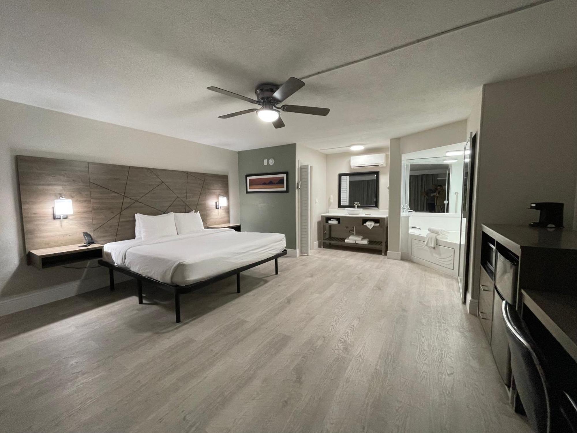 Quality Inn & Suites Airport-Cruise Port Χόλιγουντ Εξωτερικό φωτογραφία