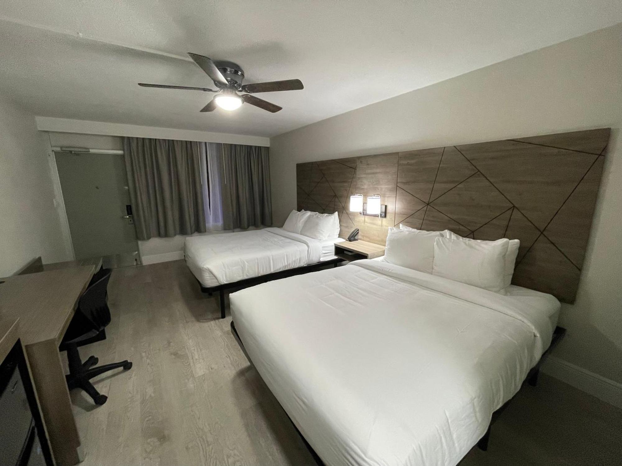 Quality Inn & Suites Airport-Cruise Port Χόλιγουντ Εξωτερικό φωτογραφία