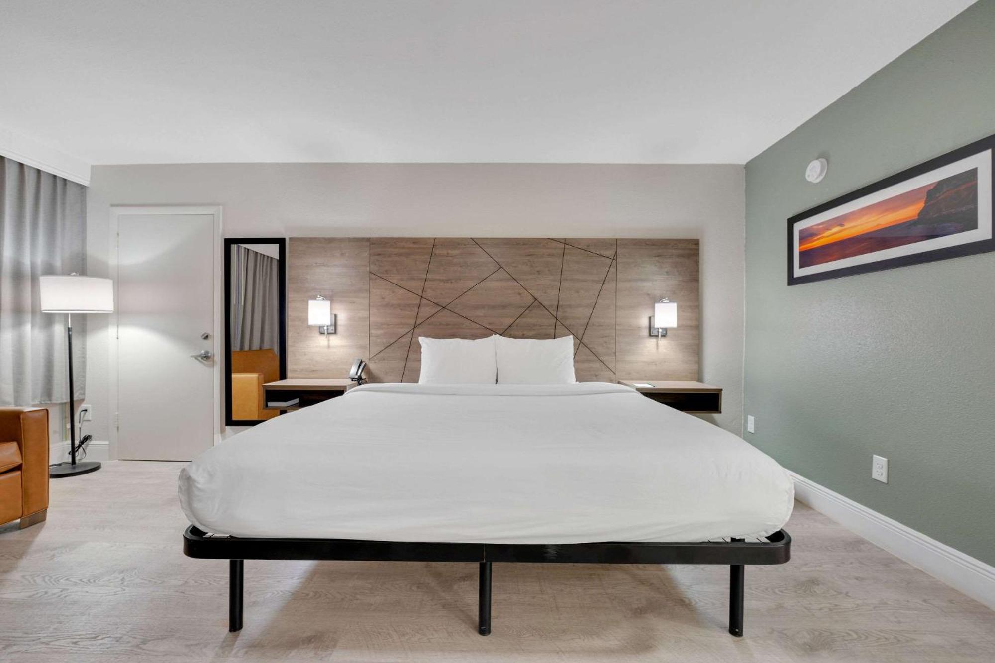 Quality Inn & Suites Airport-Cruise Port Χόλιγουντ Εξωτερικό φωτογραφία