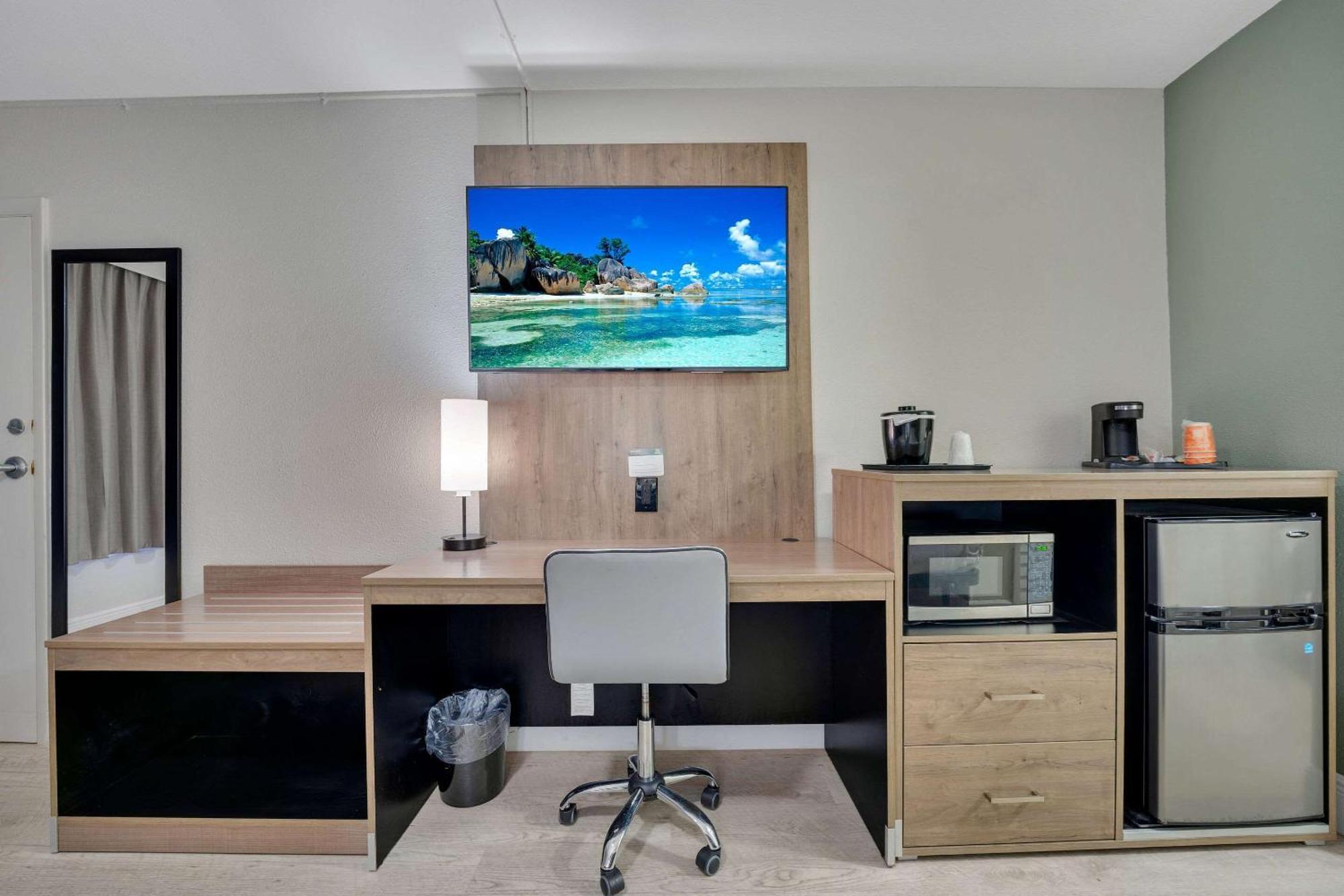 Quality Inn & Suites Airport-Cruise Port Χόλιγουντ Εξωτερικό φωτογραφία