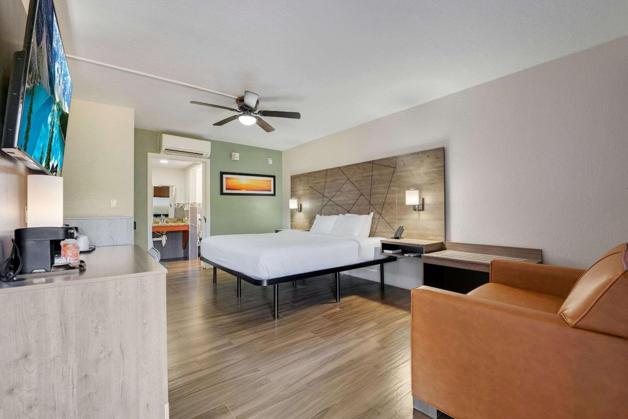 Quality Inn & Suites Airport-Cruise Port Χόλιγουντ Εξωτερικό φωτογραφία