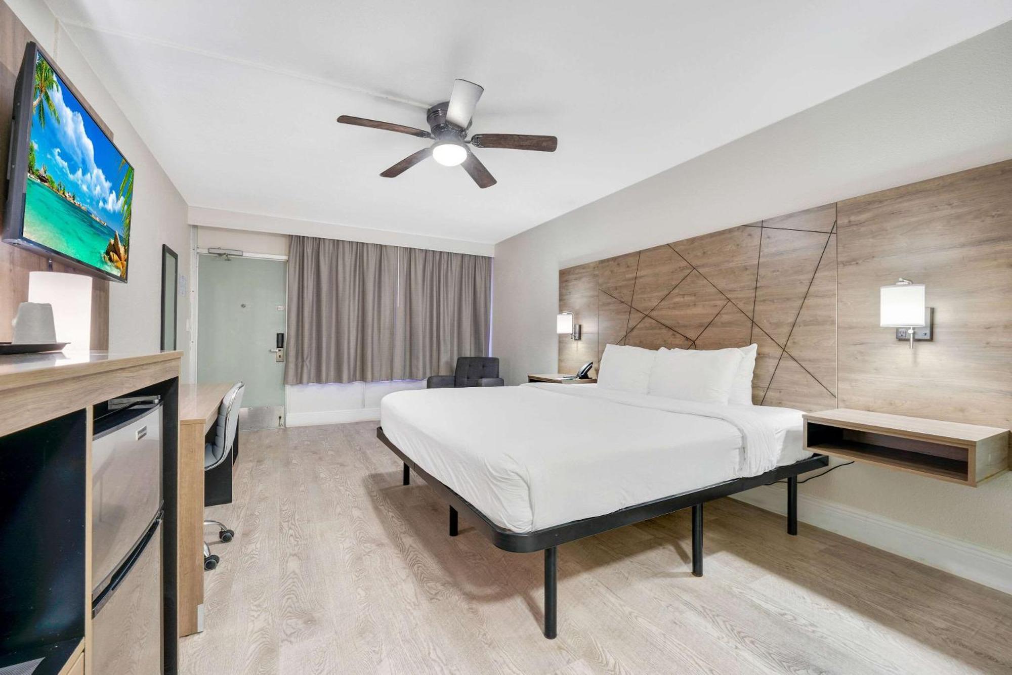 Quality Inn & Suites Airport-Cruise Port Χόλιγουντ Εξωτερικό φωτογραφία