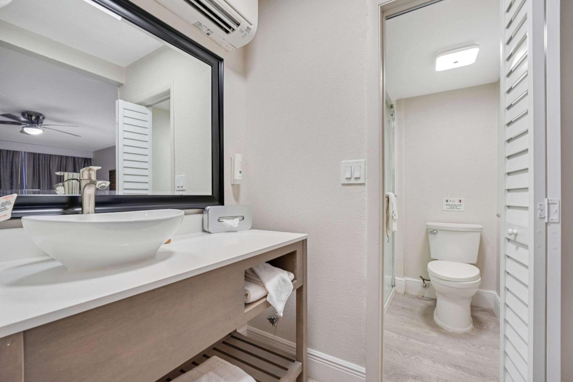 Quality Inn & Suites Airport-Cruise Port Χόλιγουντ Εξωτερικό φωτογραφία