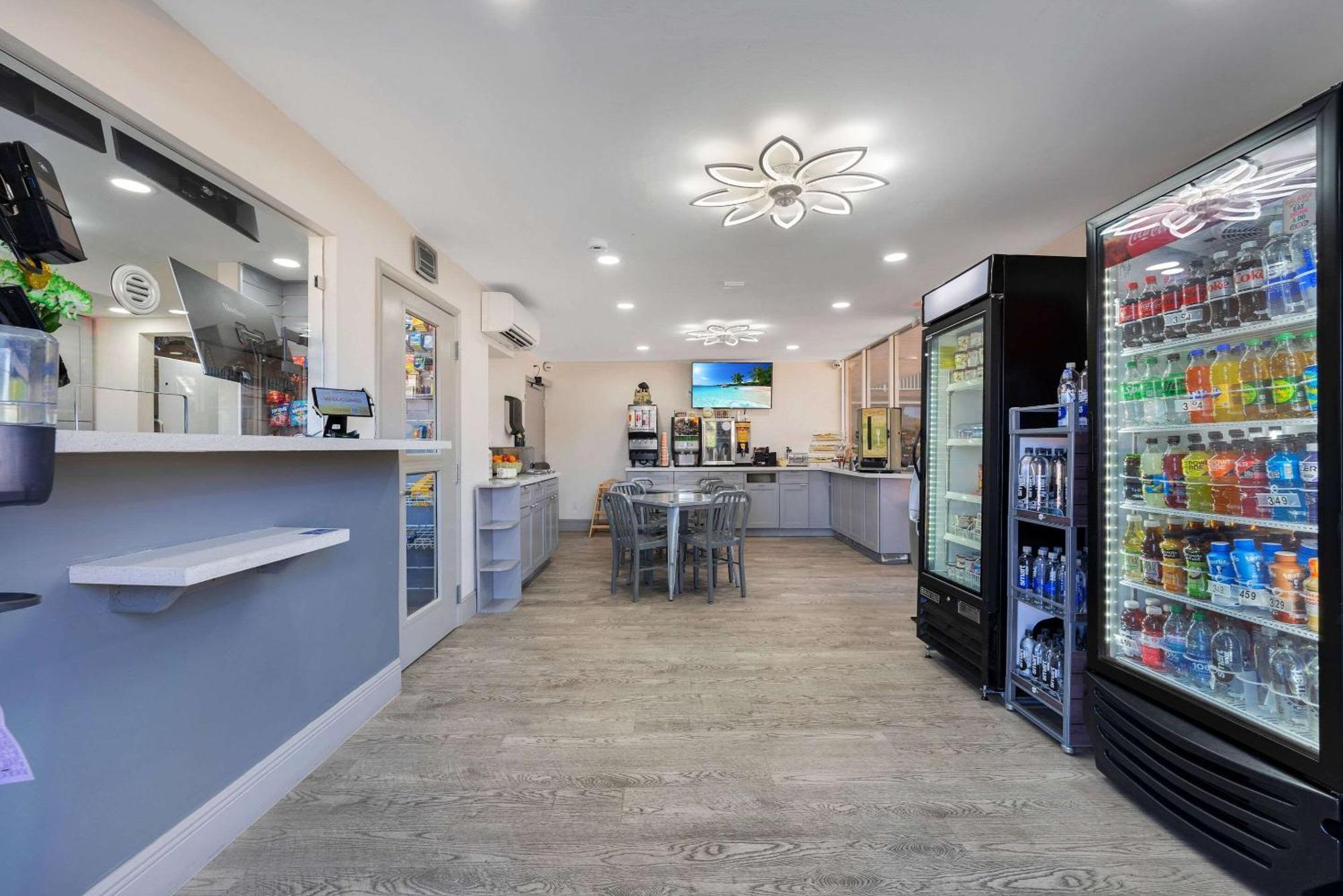 Quality Inn & Suites Airport-Cruise Port Χόλιγουντ Εξωτερικό φωτογραφία