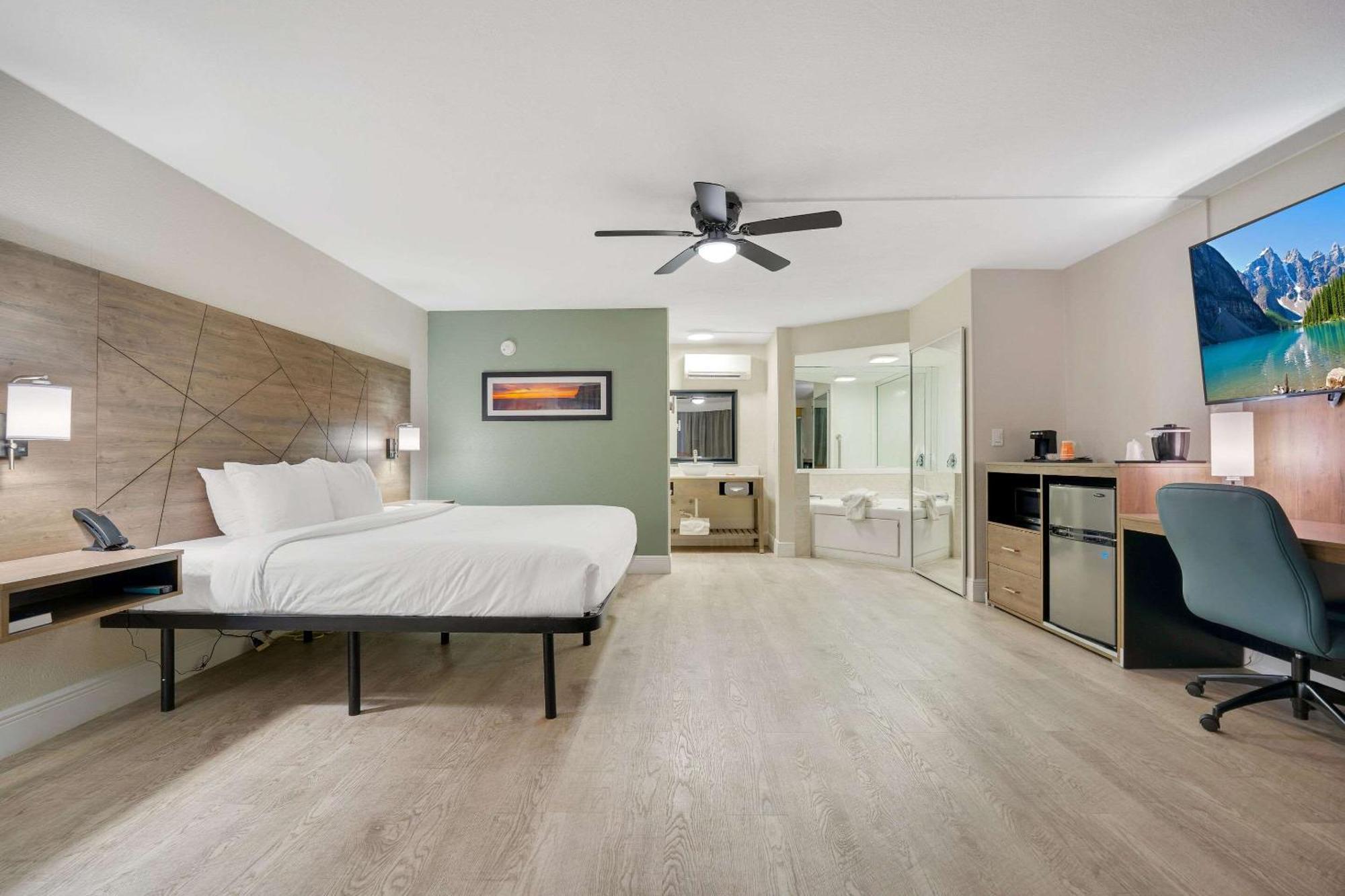 Quality Inn & Suites Airport-Cruise Port Χόλιγουντ Εξωτερικό φωτογραφία