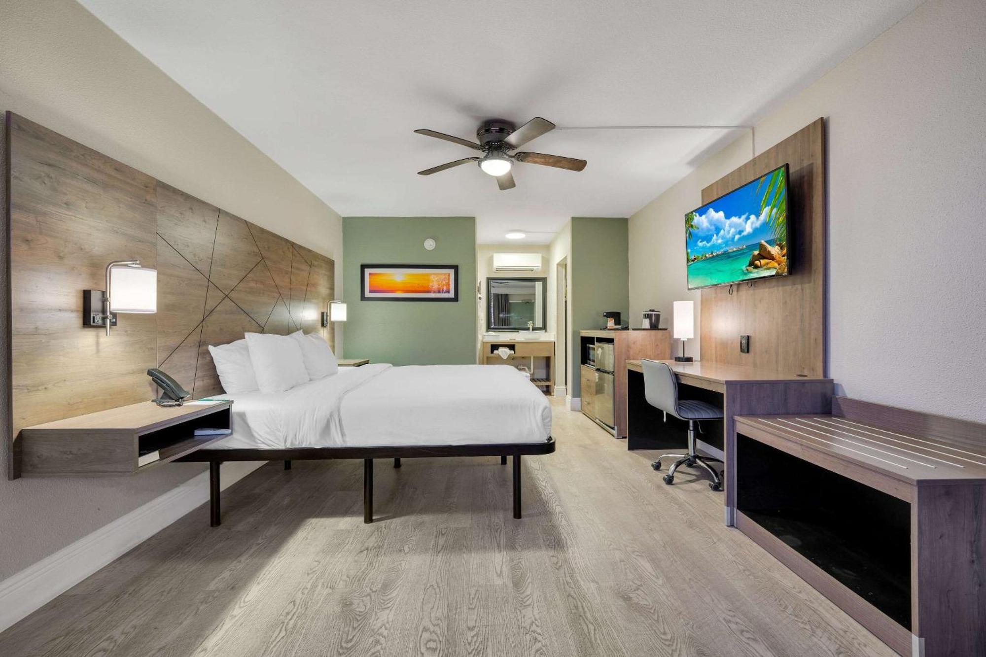 Quality Inn & Suites Airport-Cruise Port Χόλιγουντ Εξωτερικό φωτογραφία