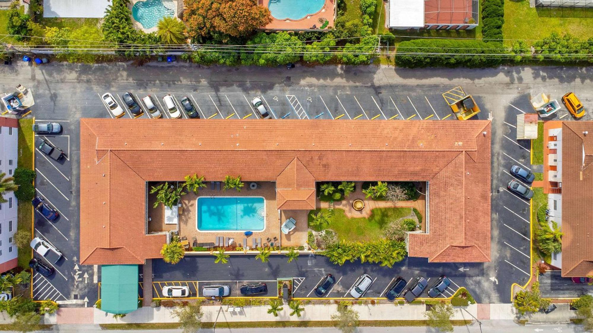 Quality Inn & Suites Airport-Cruise Port Χόλιγουντ Εξωτερικό φωτογραφία