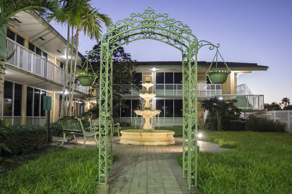 Quality Inn & Suites Airport-Cruise Port Χόλιγουντ Εξωτερικό φωτογραφία